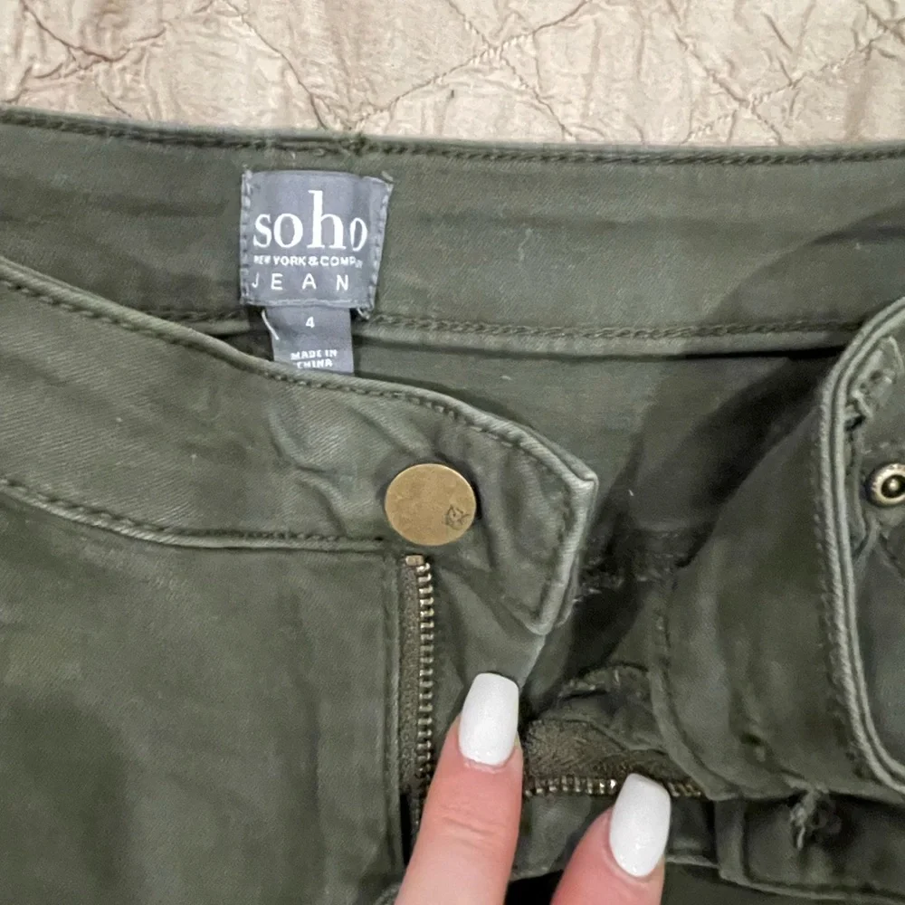 Ripped Olive Green Denim Shorts‎